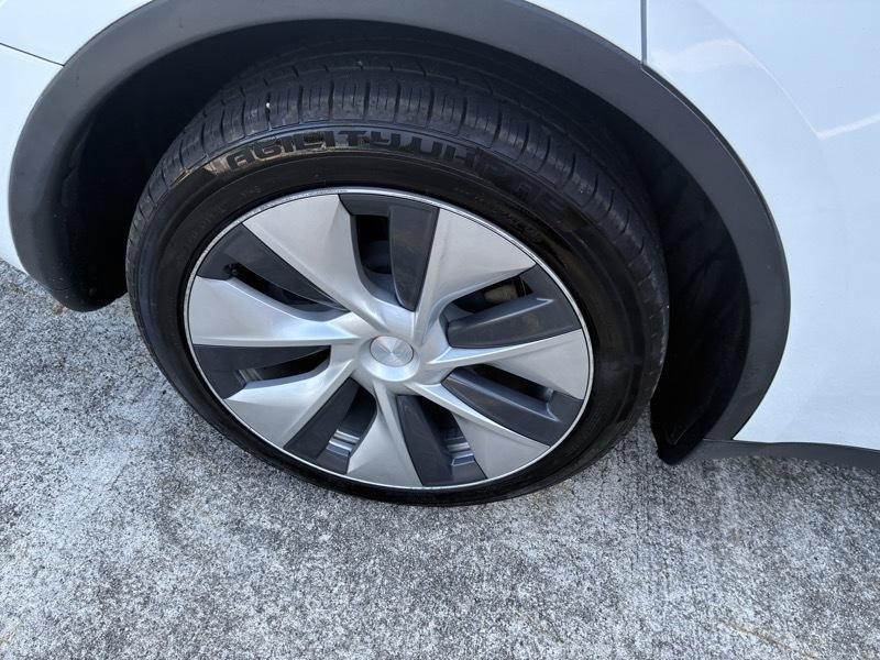 Used 2022 Tesla Model Y Long Range AWD/4WD image 31