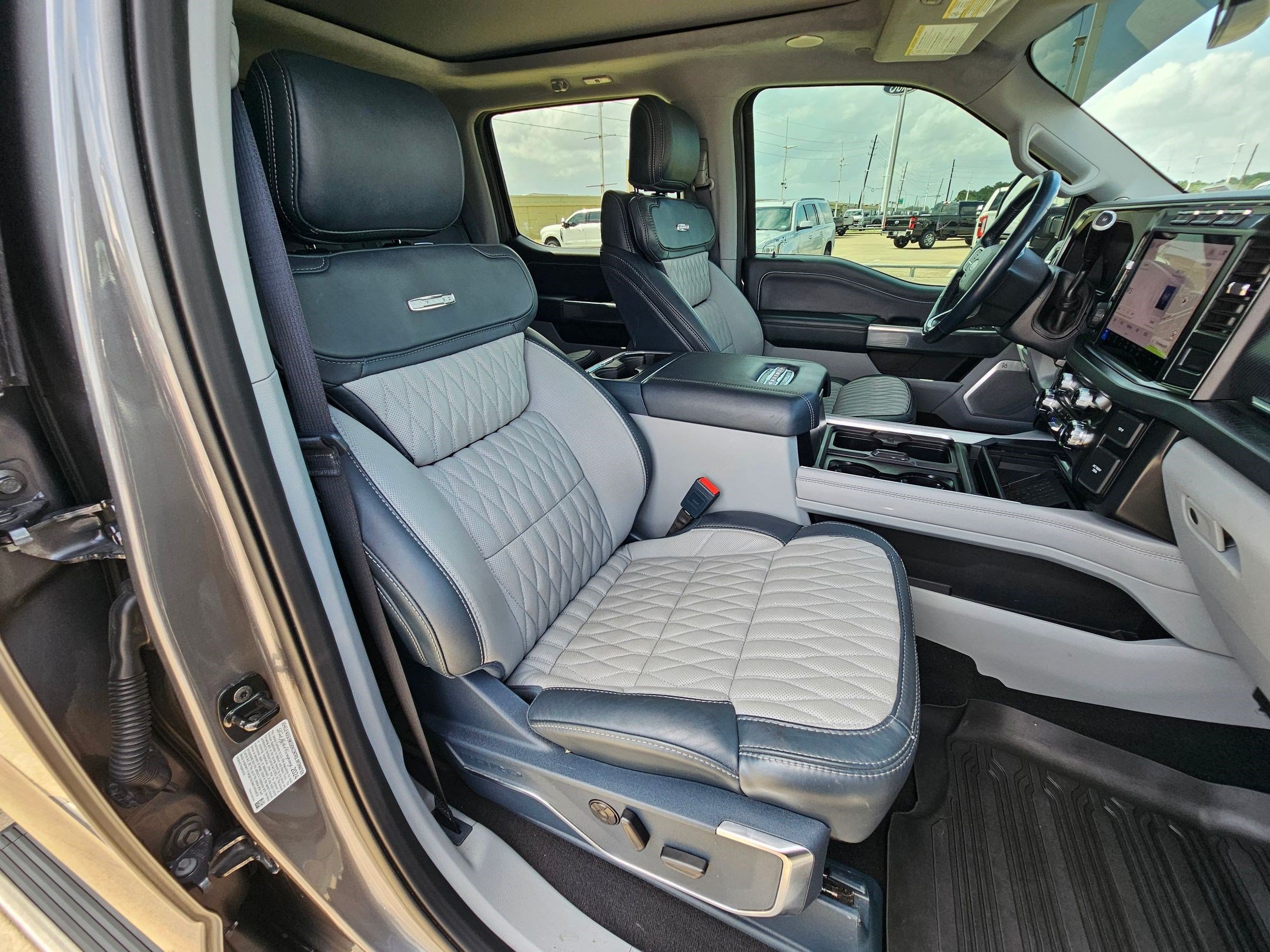 Used 2024 Ford F250 Limited w/ FX4 Off-Road Package AWD/4WD image 32