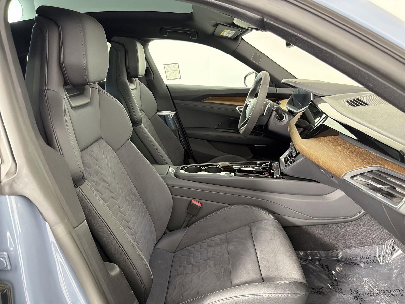 Used 2023 Audi e-tron GT Premium Plus image 31