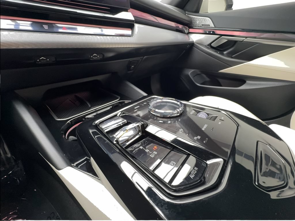 Used 2024 BMW i5 eDrive40i w/ Executive Package RWD image 51
