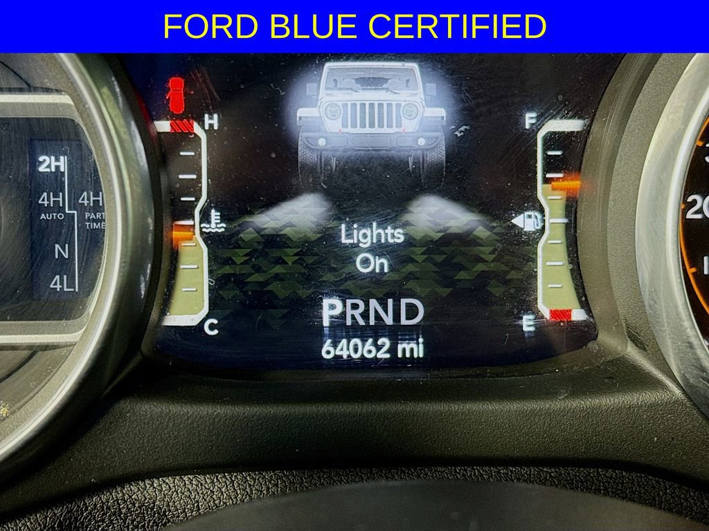 Used 2018 Jeep Wrangler Unlimited Sahara w/ Cold Weather Group image 12