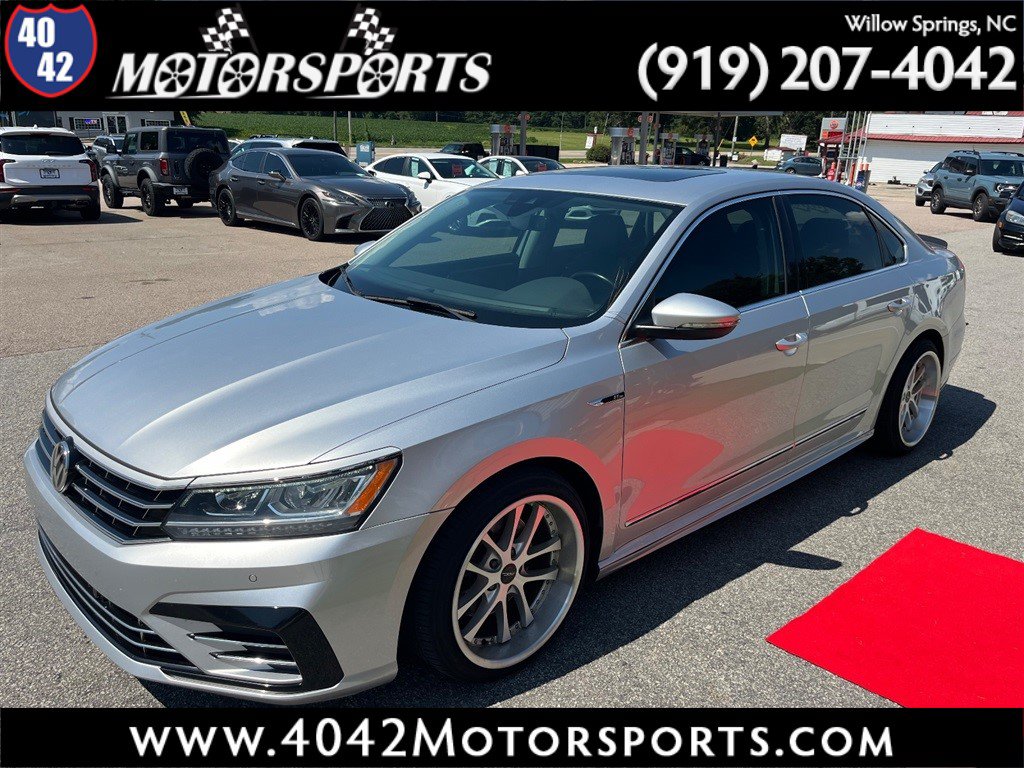 Used 2019 Volkswagen Passat 2.0T SE R-Line FWD image 1
