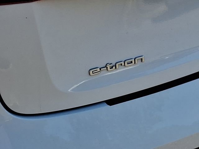 Used 2021 Audi e-tron Prestige image 36