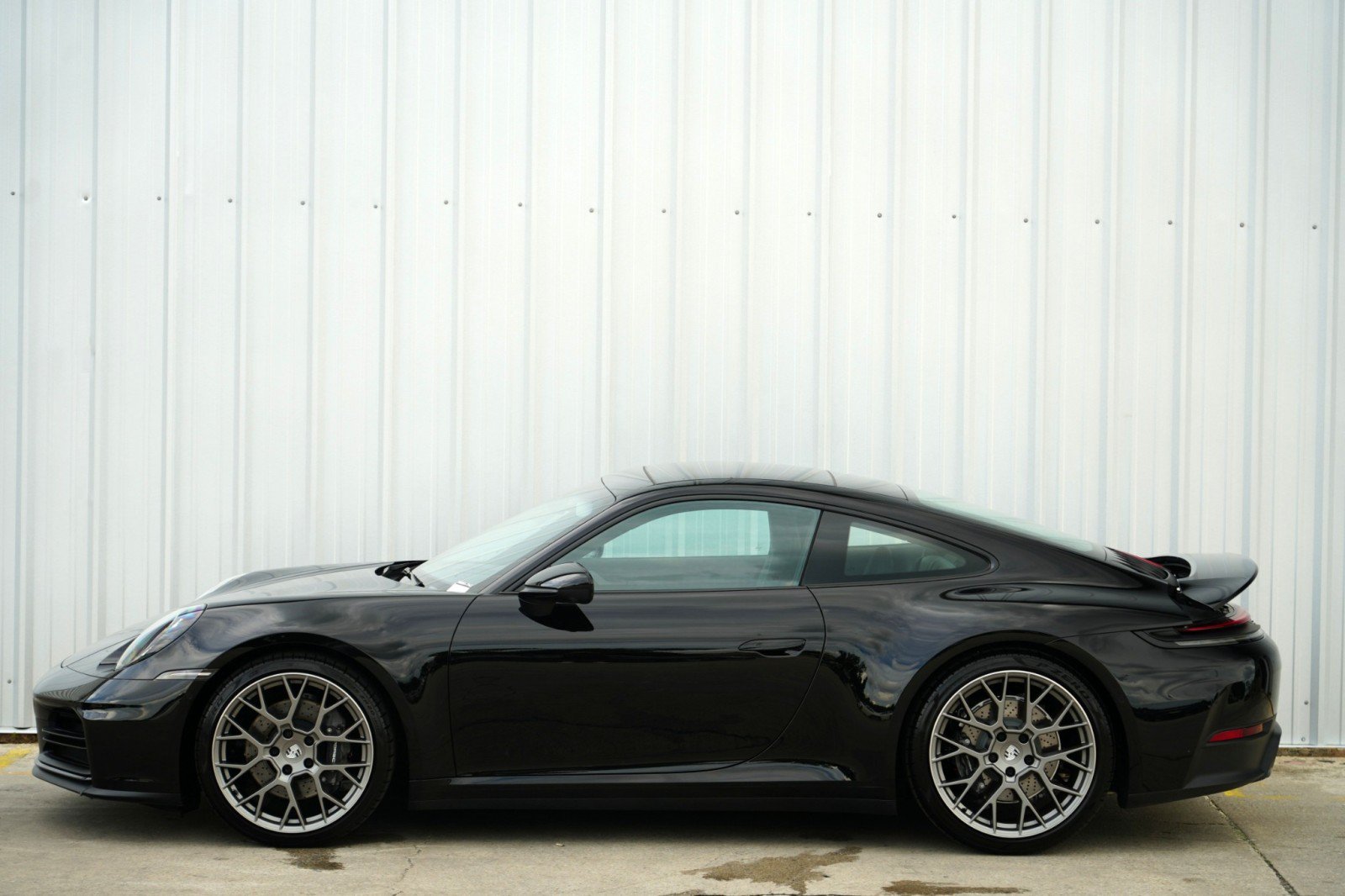 Used 2025 Porsche 911 Carrera RWD image 46