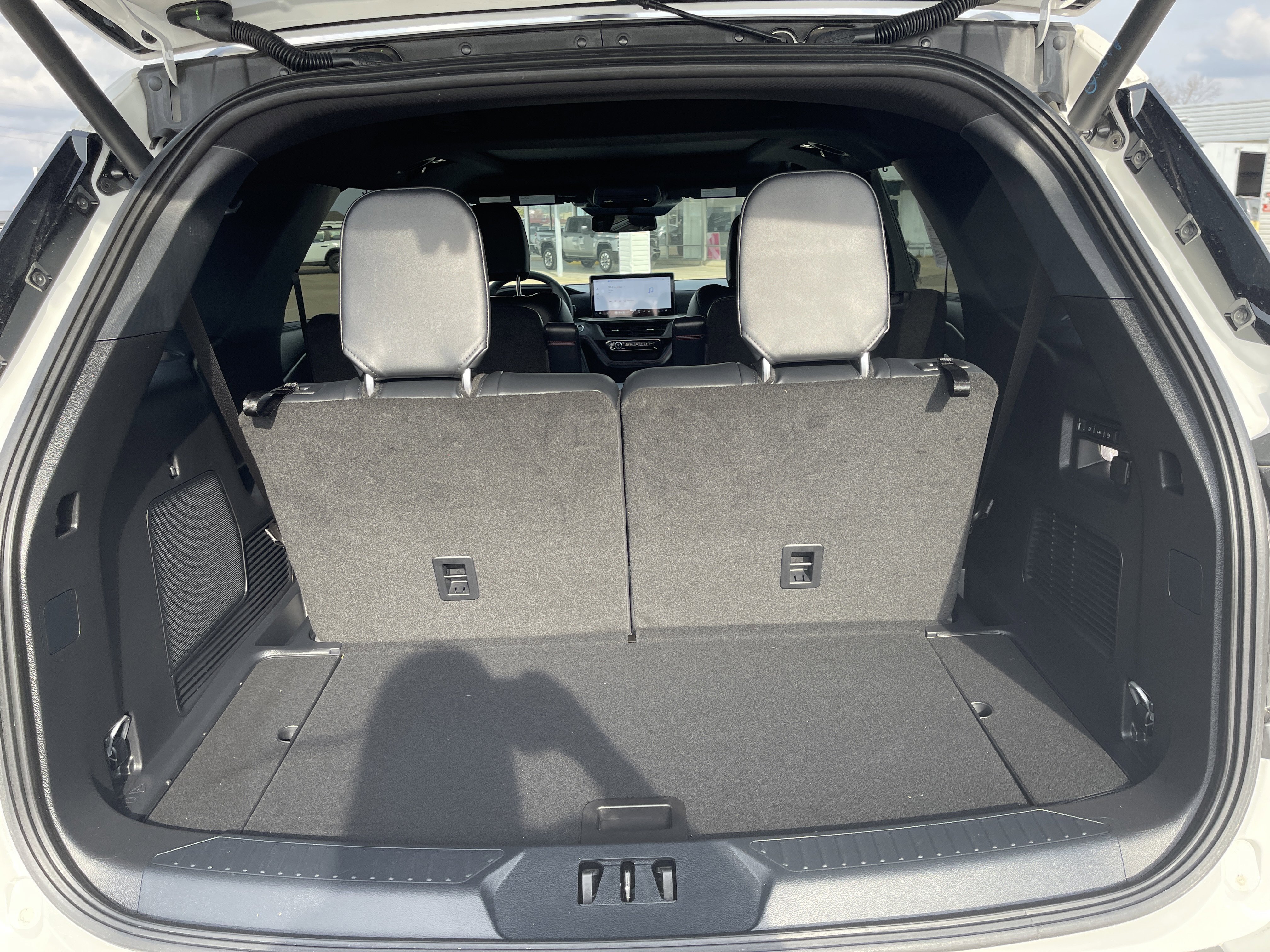 Used 2025 Ford Explorer ST image 15