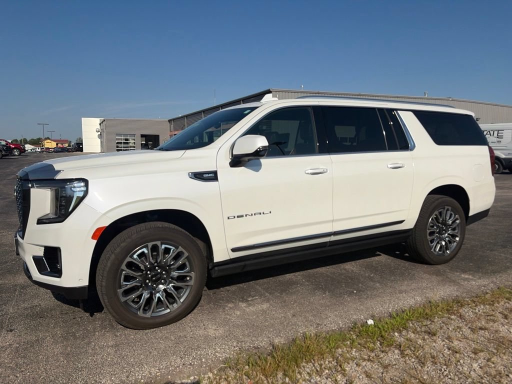 Used 2024 GMC Yukon XL Denali Ultimate w/ LPO, Floor Liner Package