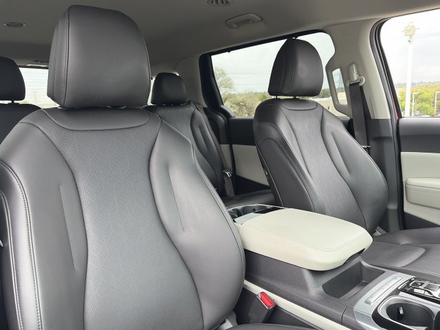 Certified 2024 Kia Carnival EX FWD image 37
