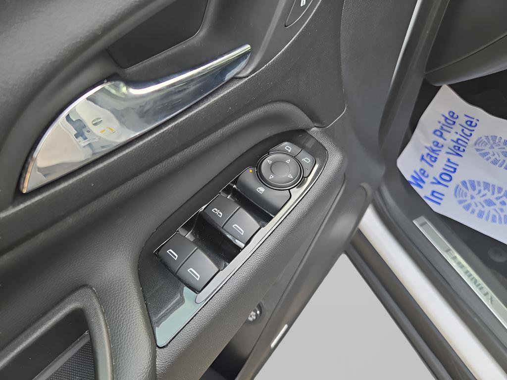 Used 2023 Chevrolet Equinox Premier image 26