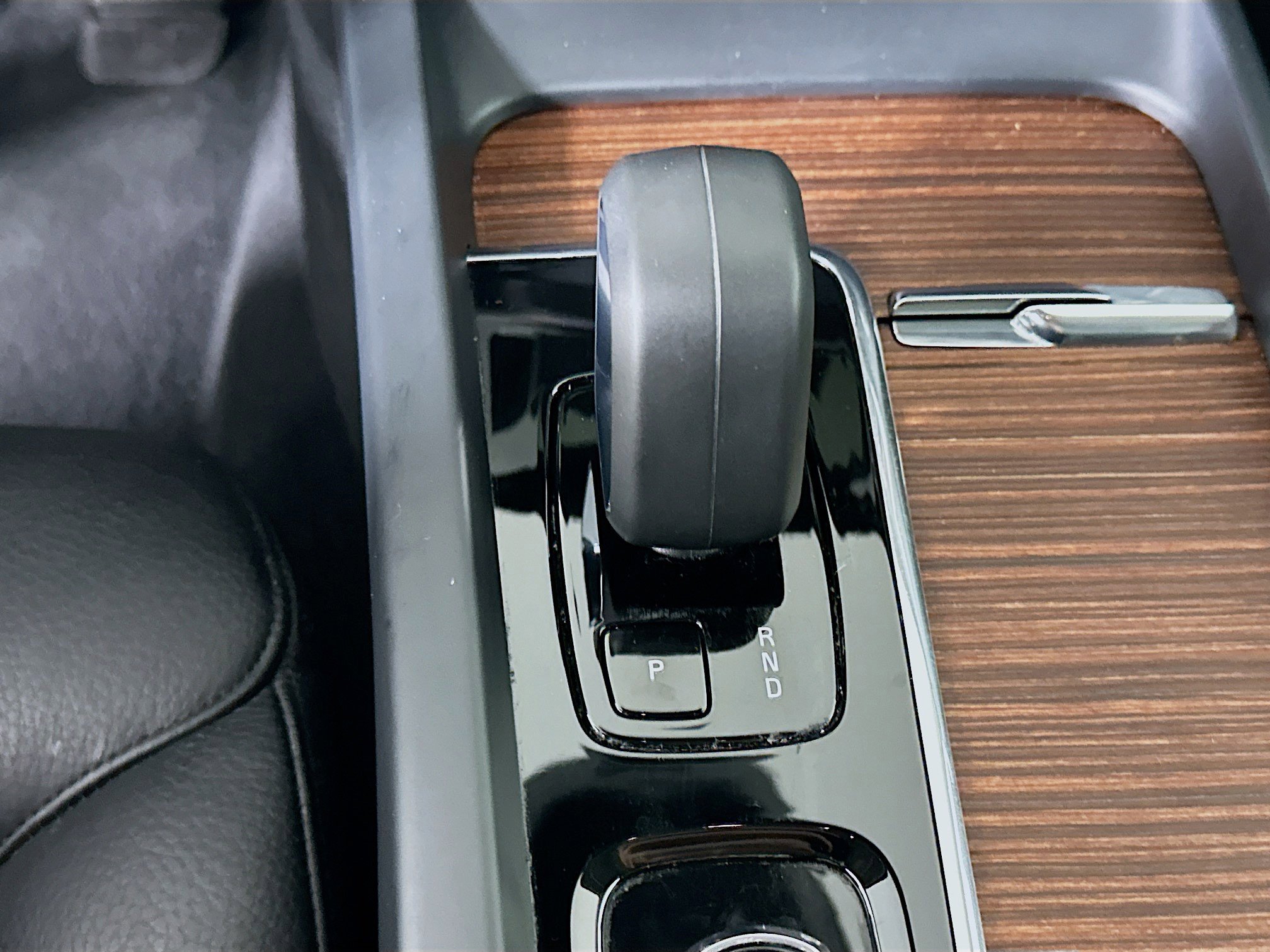 Used 2024 Volvo S60 B5 Plus image 25