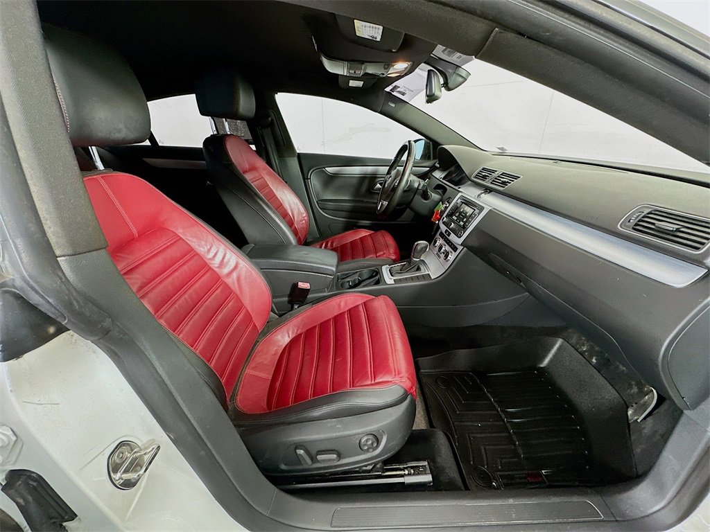 Used 2015 Volkswagen CC R-Line image 25