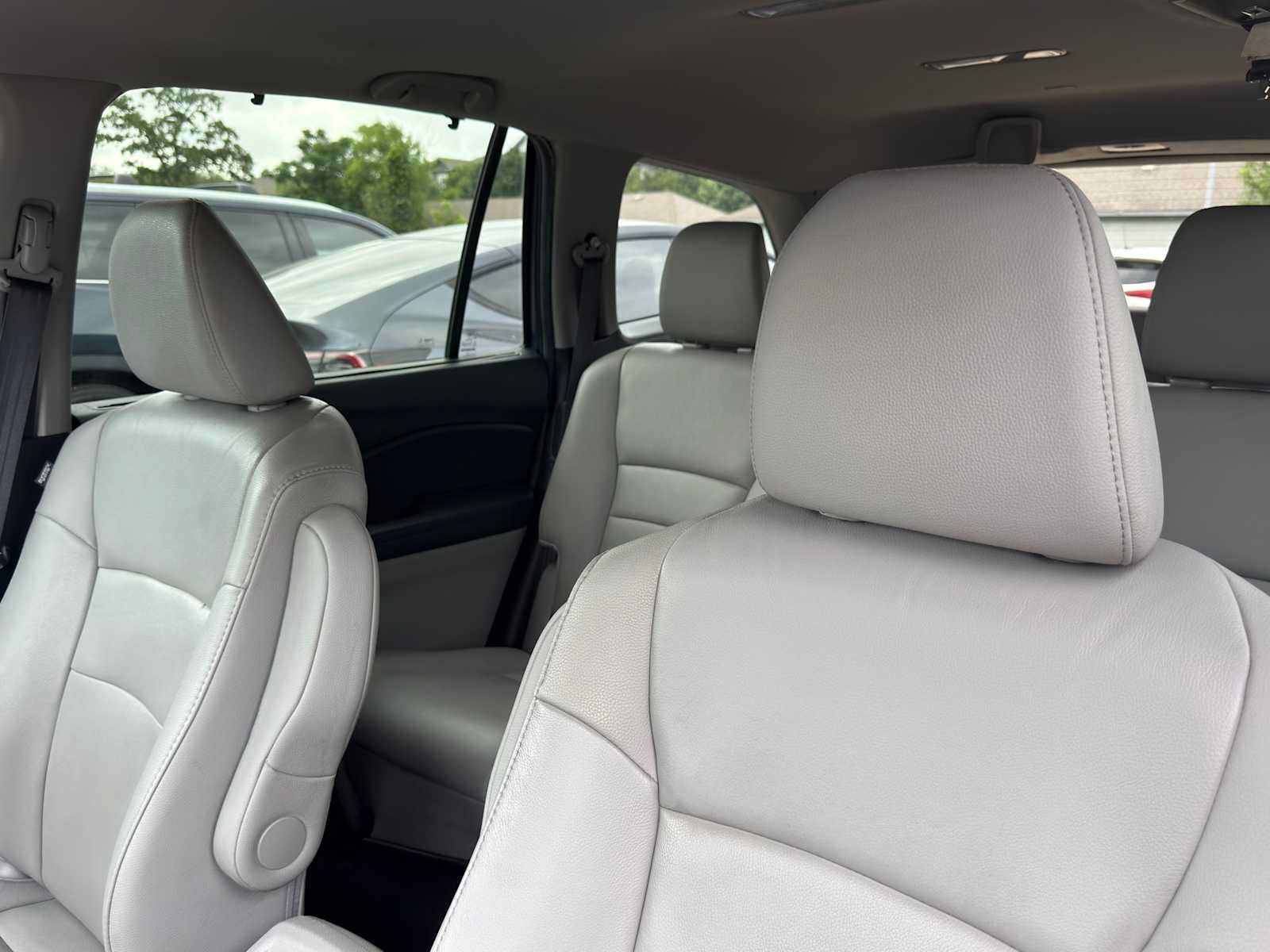 Used 2022 Honda Pilot Special Edition image 12