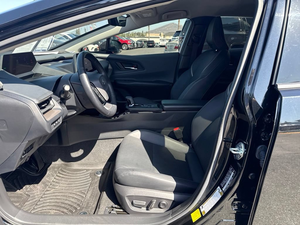 Used 2023 Toyota Prius XLE FWD image 13