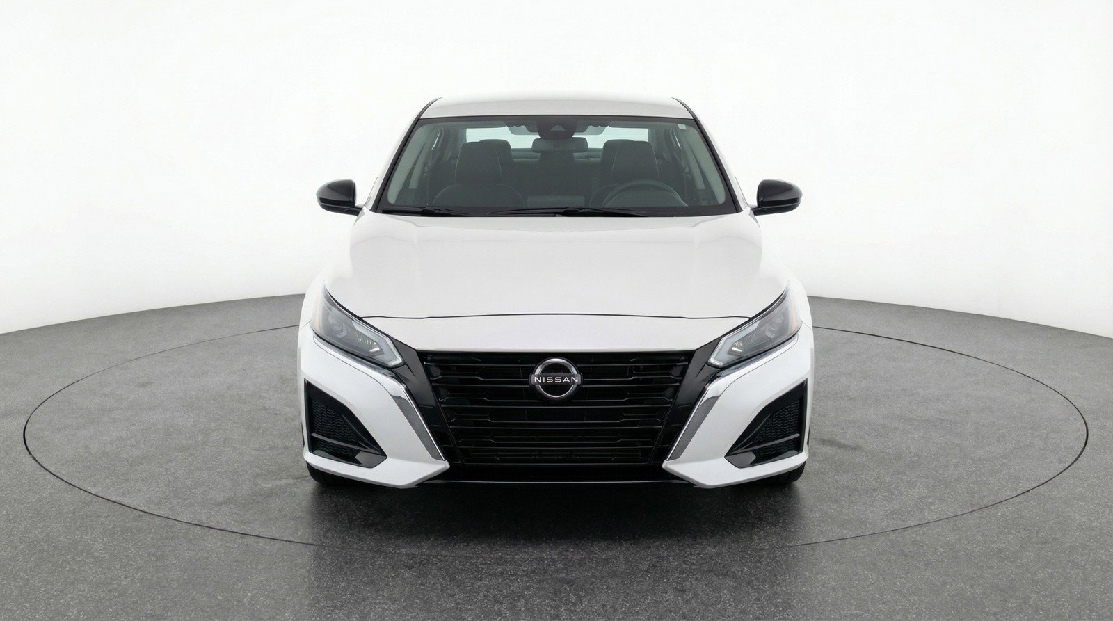 Used 2025 Nissan Altima 2.5 SV image 2