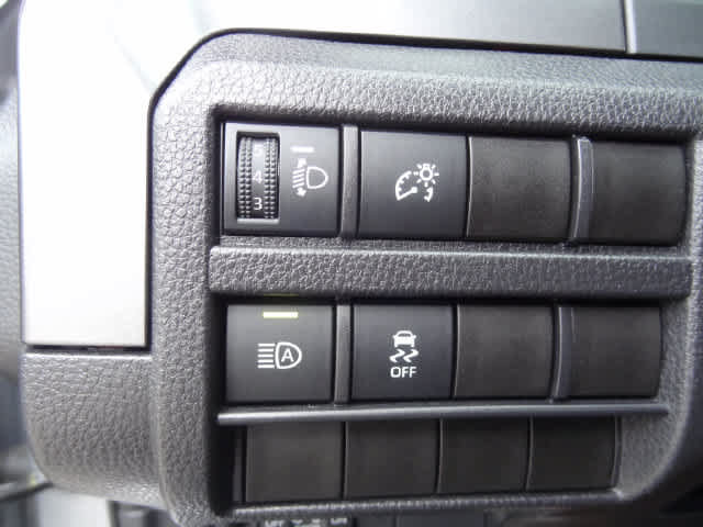 Used 2025 Toyota Tacoma SR5 AWD/4WD image 14