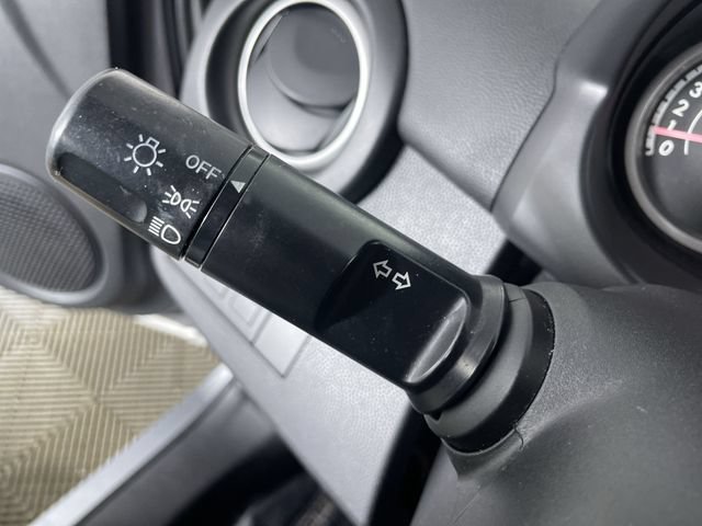 Used 2013 MAZDA MAZDA2 Sport FWD image 29