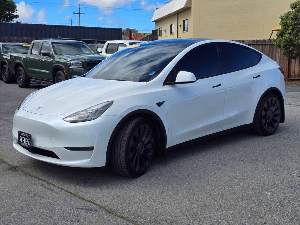 Used 2023 Tesla Model Y Performance image 2