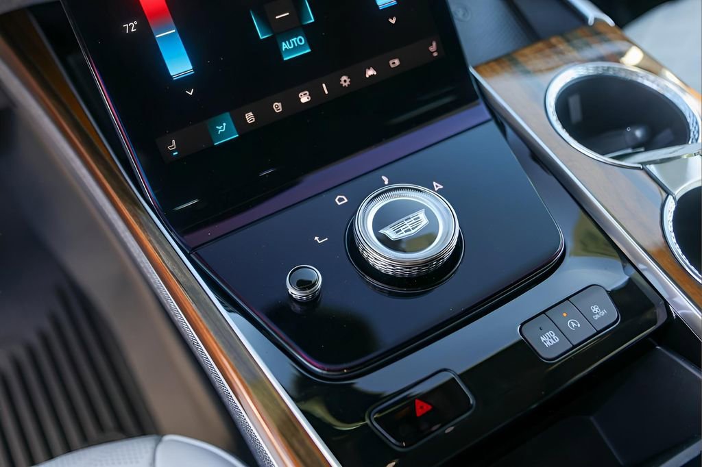 Certified 2025 Cadillac Escalade Sport Platinum w/ LPO, Floor Liner Package AWD/4WD image 19
