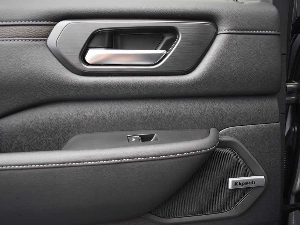 New 2025 Nissan Armada SL w/ Convenience Package image 16