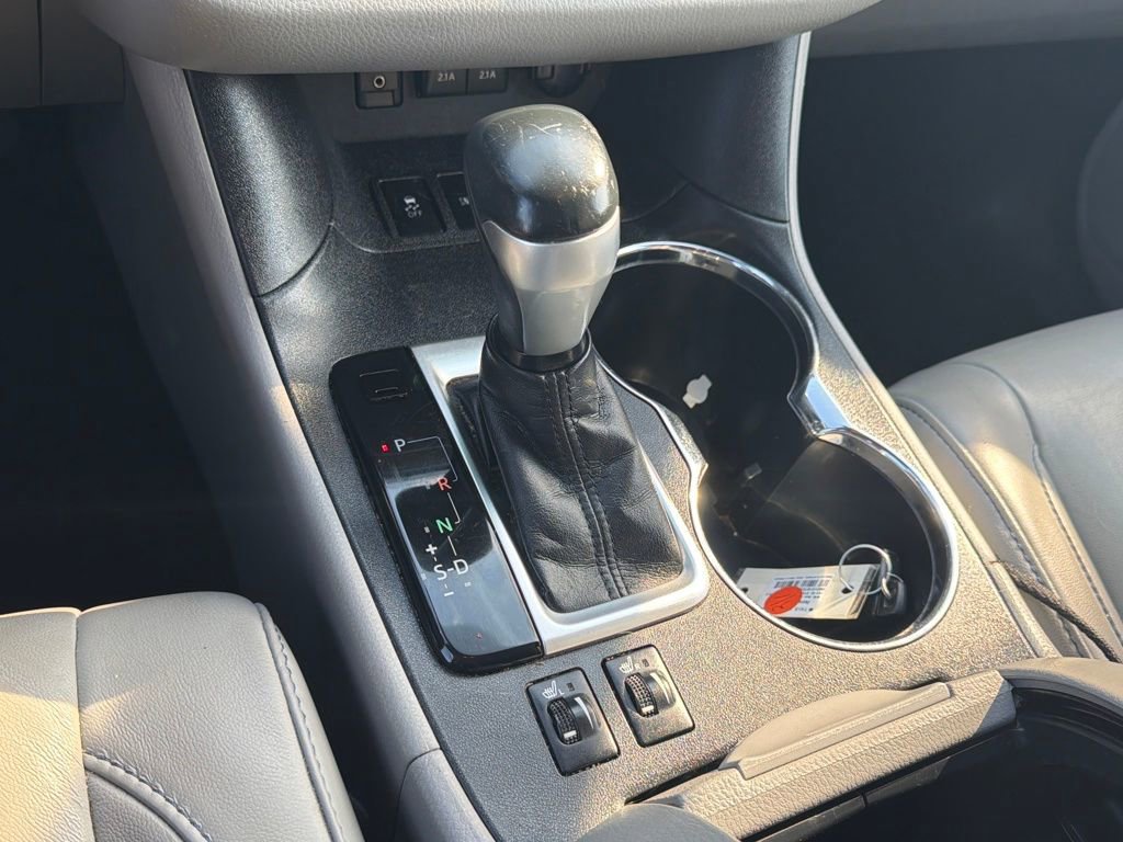 Used 2017 Toyota Highlander XLE image 25