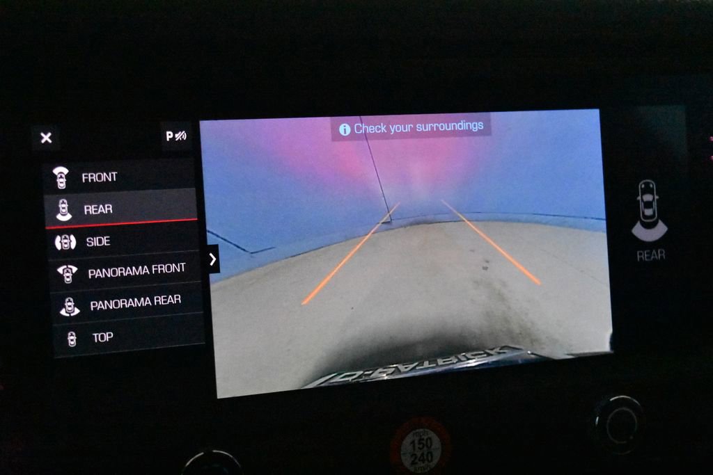 Certified 2025 Porsche Macan image 14