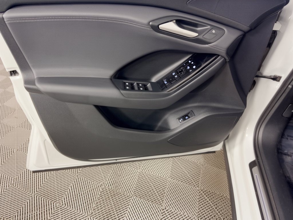 Certified 2025 Audi Q6 e-tron Premium w/ Convenience Package RWD image 14