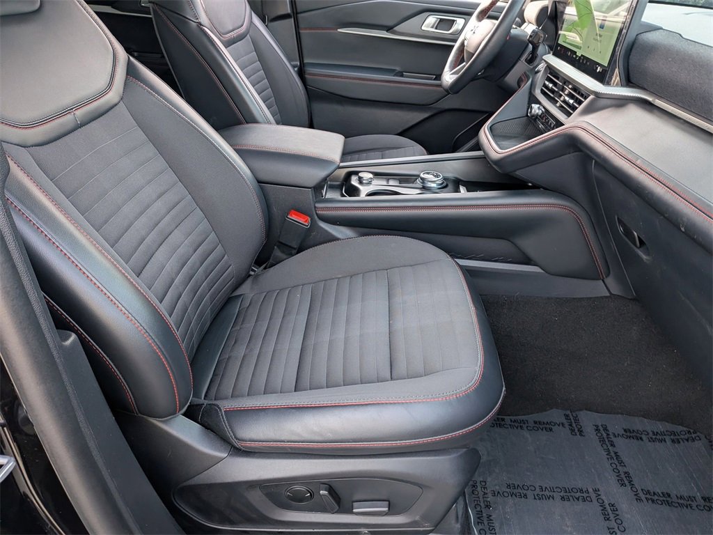 Used 2025 Ford Explorer ST-Line w/ ST-Line Street Pack image 30