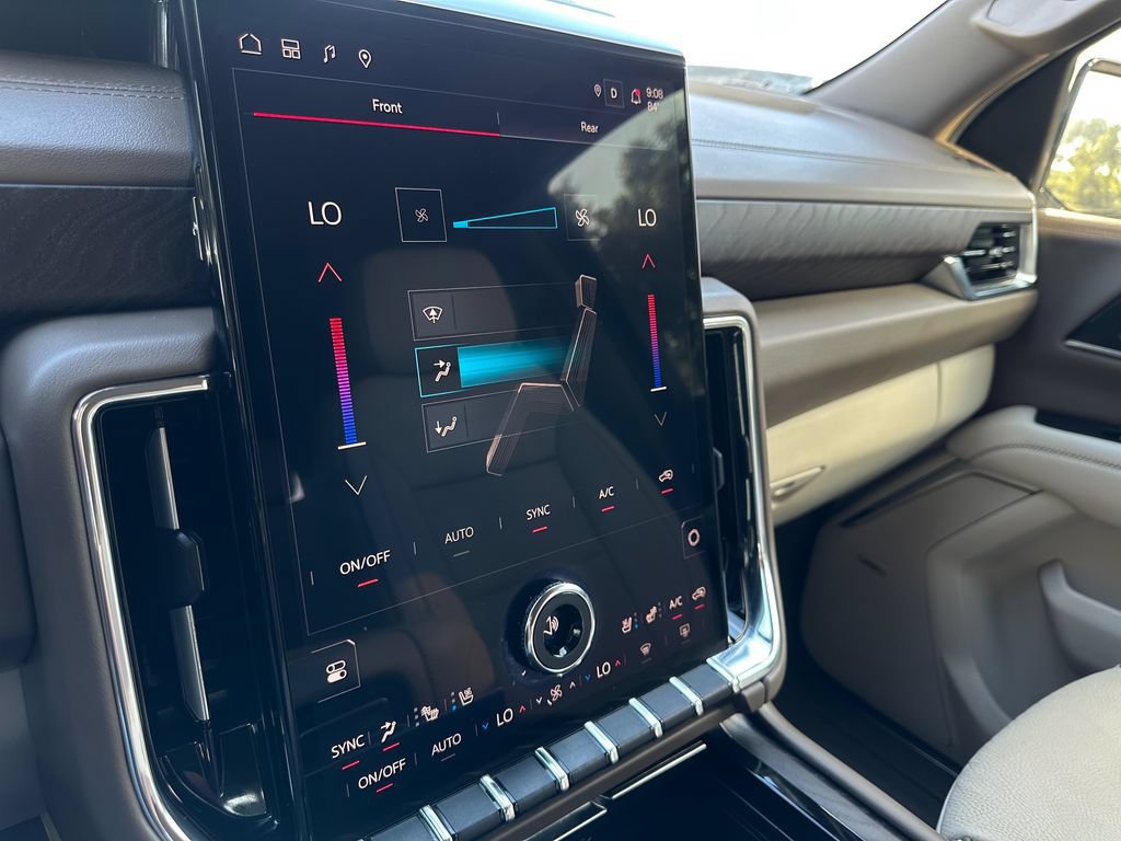 Used 2025 GMC Yukon XL Denali w/ Sun & Power Step Package AWD/4WD image 24