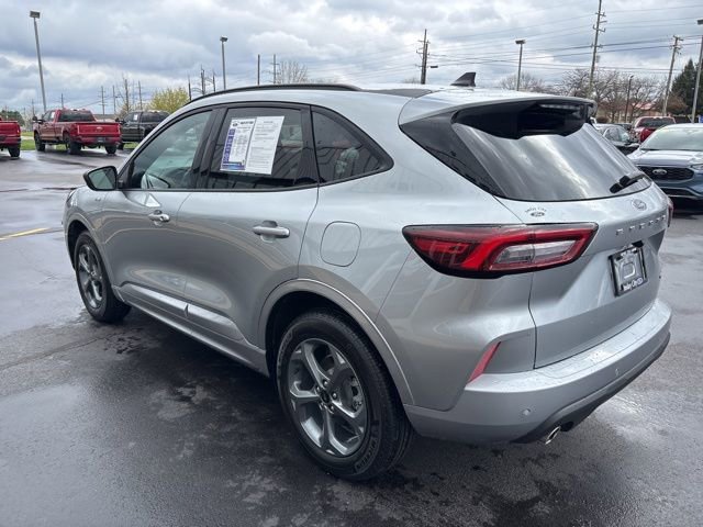 Used 2023 Ford Escape ST-Line w/ Tech Pack #1 AWD/4WD image 18