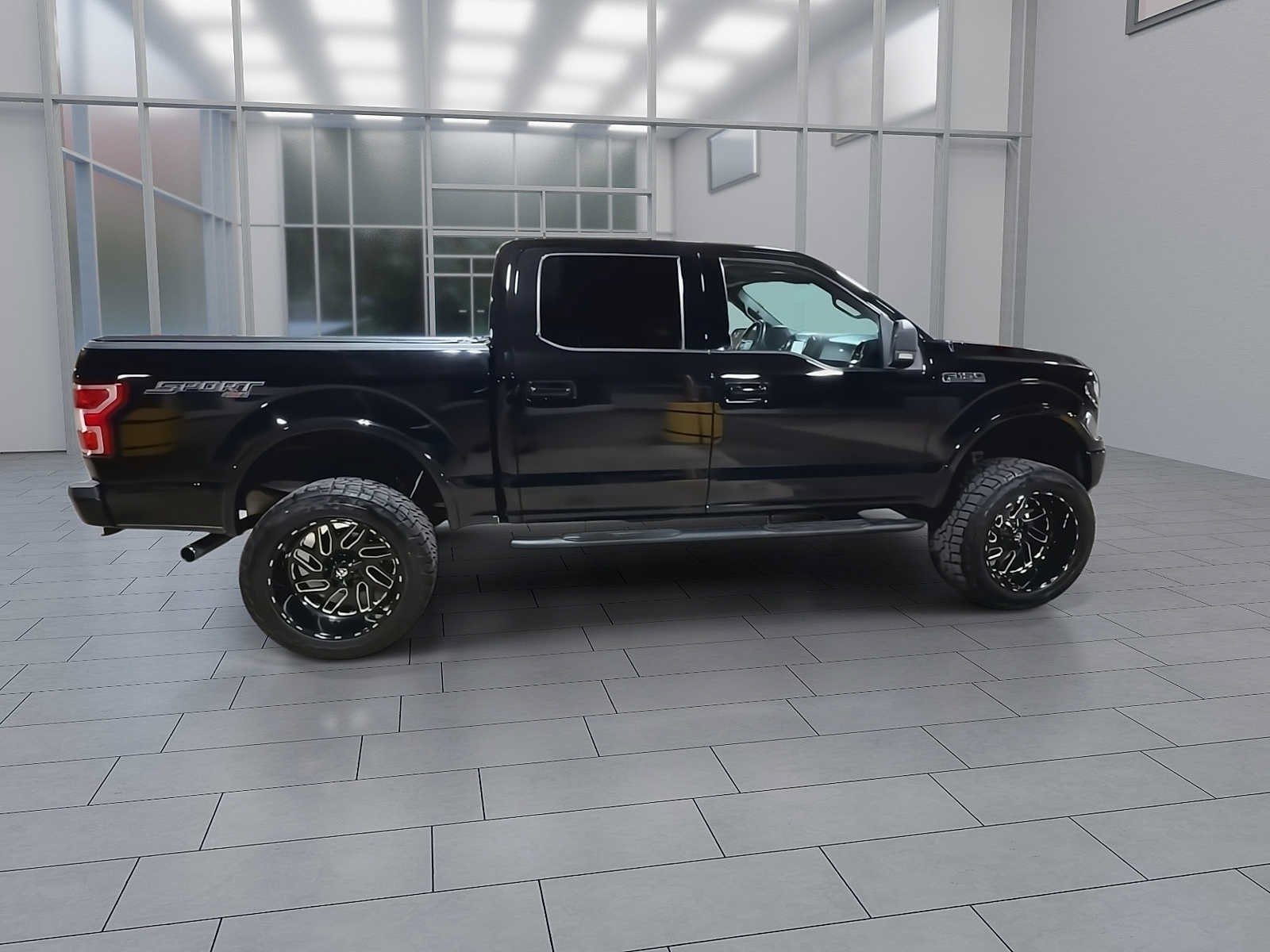 Used 2019 Ford F150 XLT w/ Equipment Group 302A Luxury AWD/4WD image 9