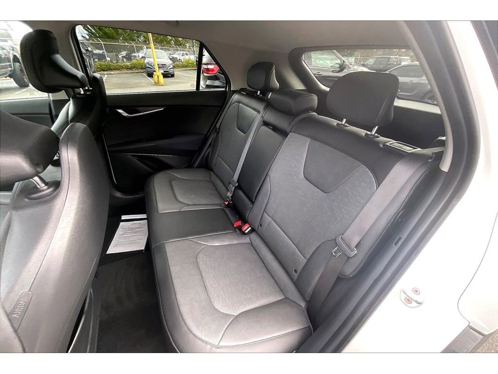 Used 2023 Kia Niro SX image 26