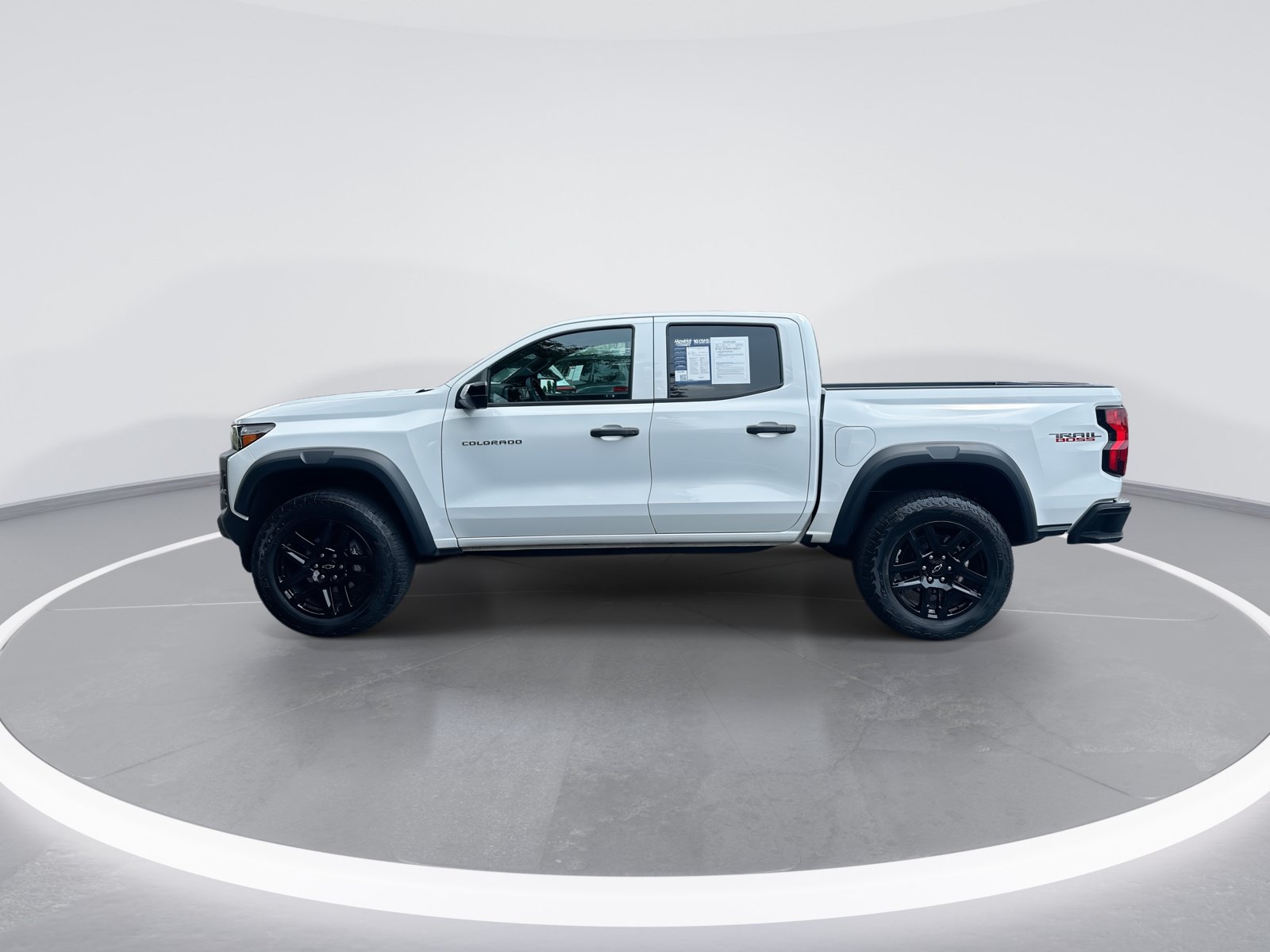 Used 2024 Chevrolet Colorado Trail Boss w/ Technology Package AWD/4WD image 6
