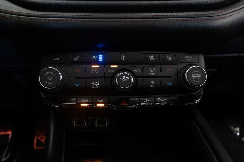Used 2022 Dodge Durango R/T w/ Blacktop Package AWD/4WD image 35