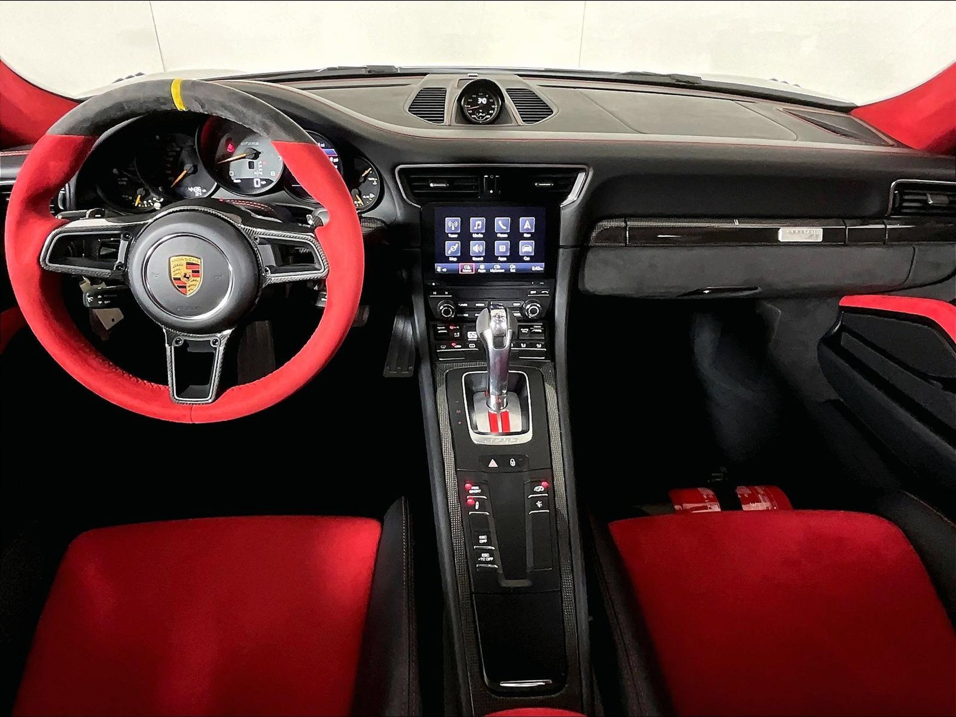 Certified 2018 Porsche 911 GT2 RS RWD image 12