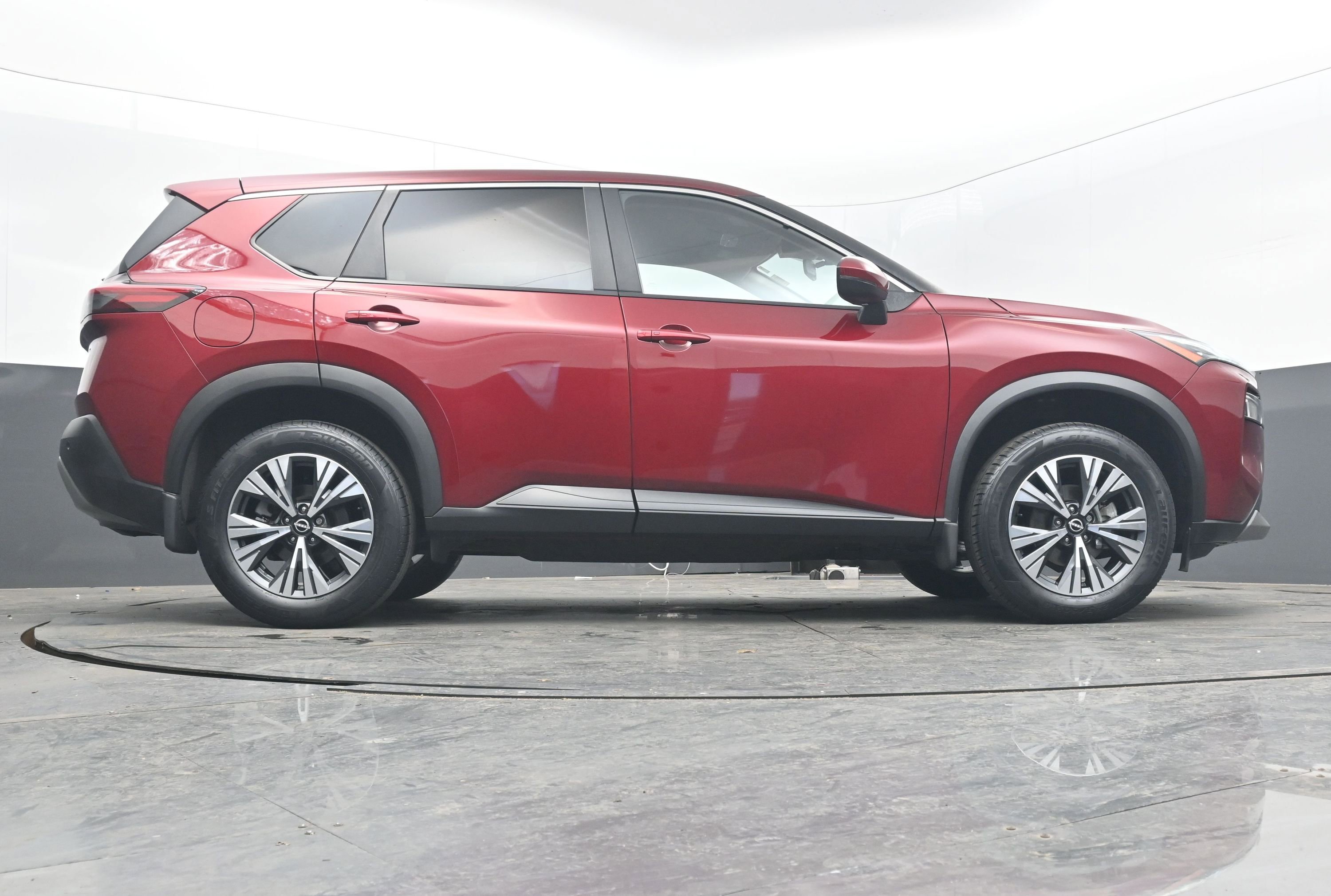 Certified 2023 Nissan Rogue SV image 28