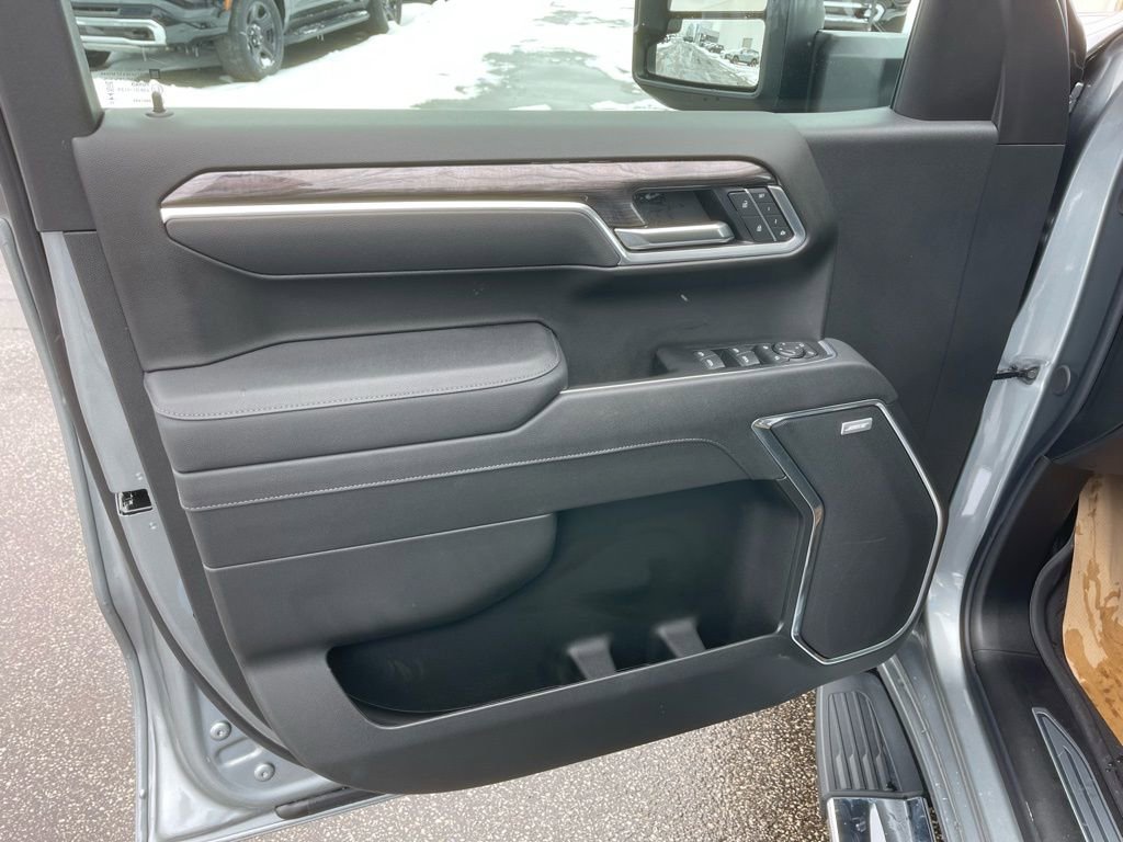 New 2026 Chevrolet Silverado 1500 LTZ w/ LTZ Premium Package image 9