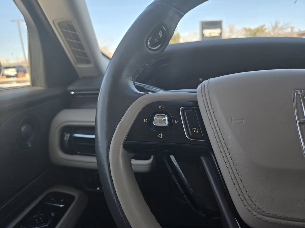 Used 2023 Lincoln Aviator Reserve w/ Equipment Group 201A image 16