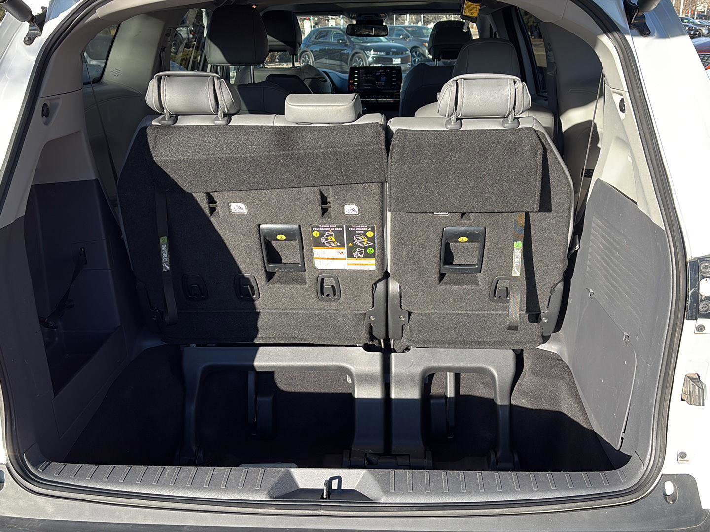 Used 2023 Toyota Sienna XLE image 27