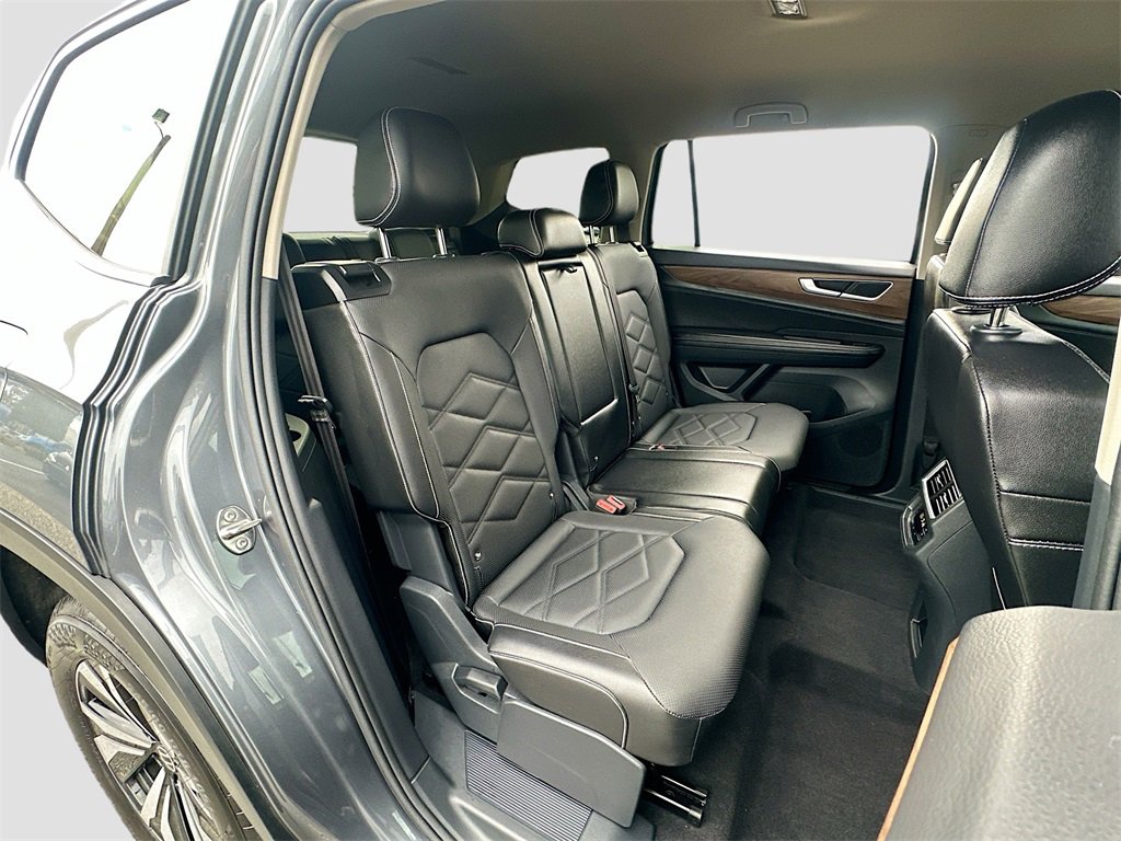 Used 2024 Volkswagen Atlas SE image 27