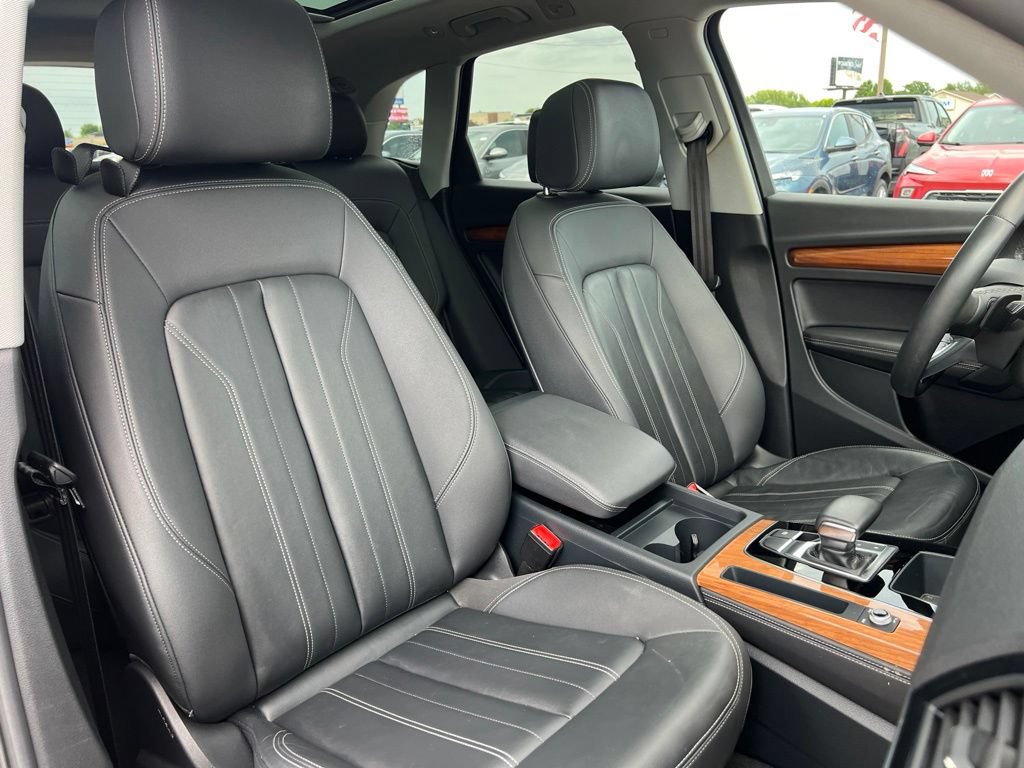 Used 2023 Audi Q5 2.0T Premium Plus w/ Premium Plus Package AWD/4WD image 44