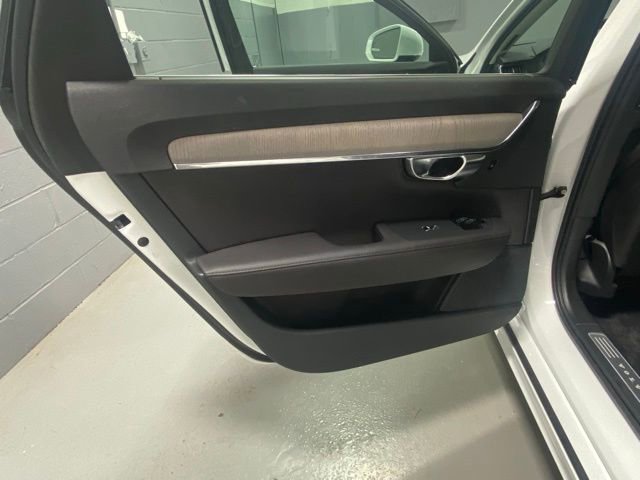 Certified 2025 Volvo S90 B6 Plus image 7