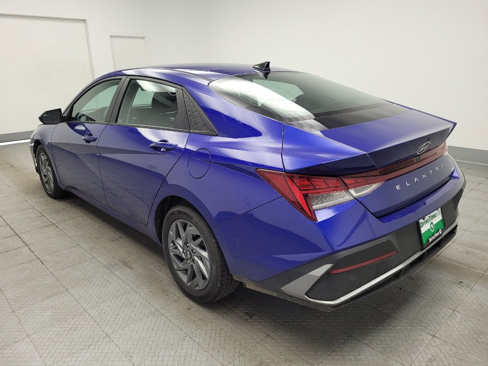 Used 2024 Hyundai Elantra Blue FWD image 5