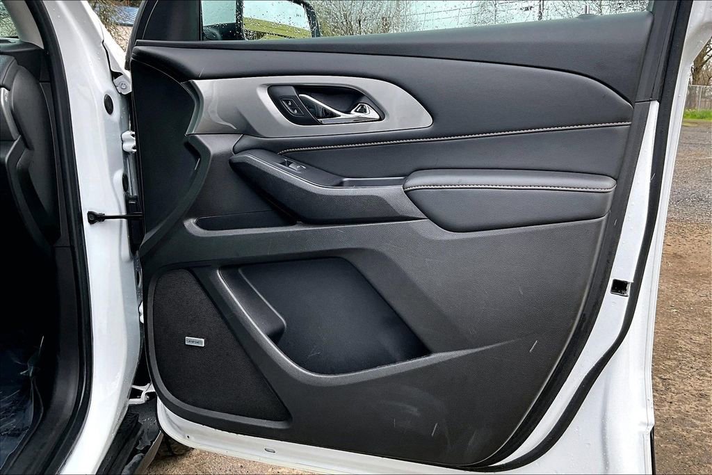 Used 2021 Chevrolet Traverse LT w/ LT Premium Package image 23