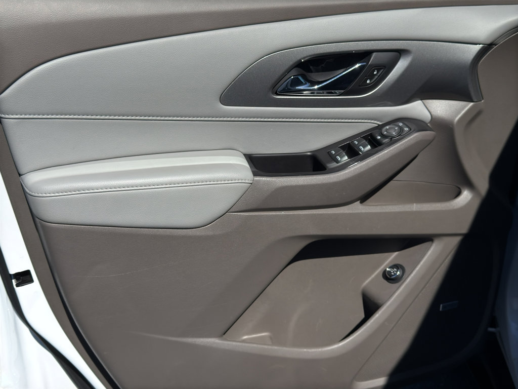 Used 2020 Chevrolet Traverse LT w/ LT Premium Package image 10