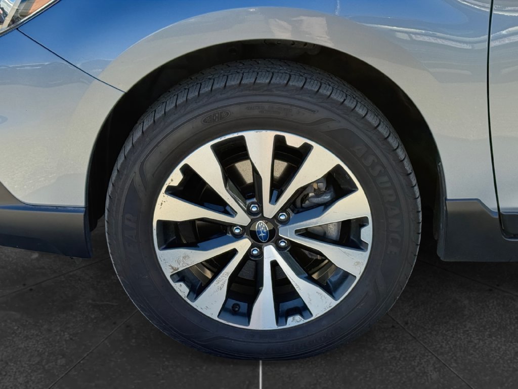 Used 2017 Subaru Outback 3.6R Limited AWD/4WD image 14