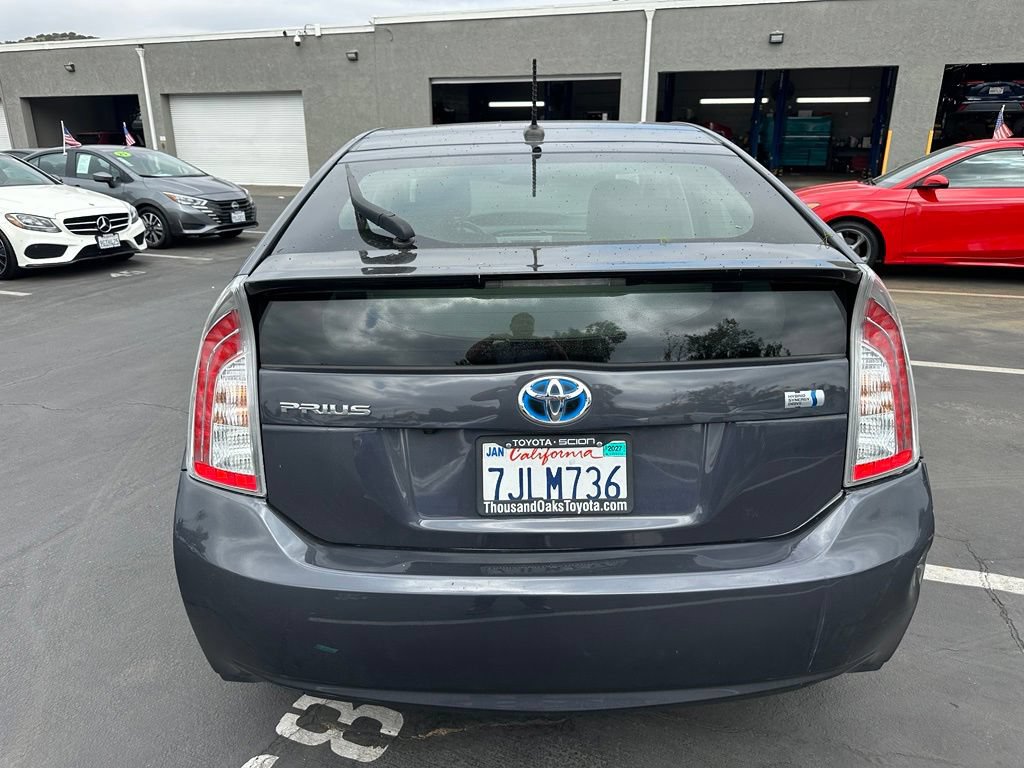 Used 2015 Toyota Prius Four w/ Deluxe Solar Roof Package FWD image 3