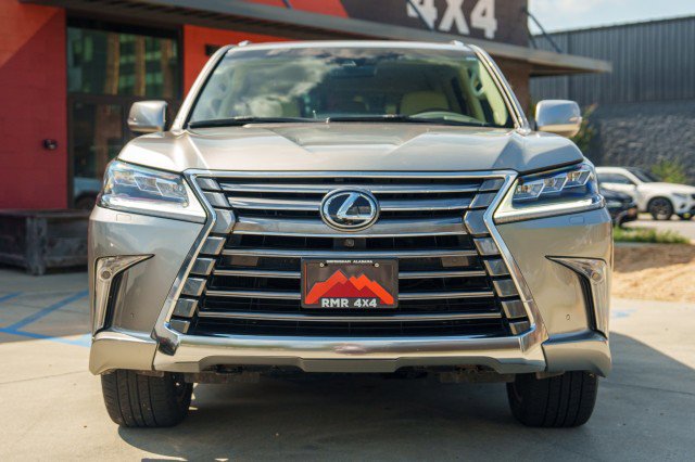 Used 2018 Lexus LX 570 4WD image 2