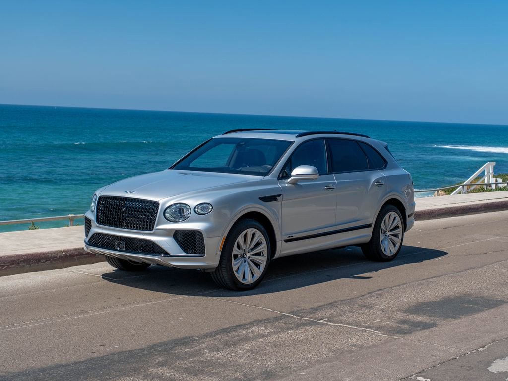 Used 2024 Bentley Bentayga image 1