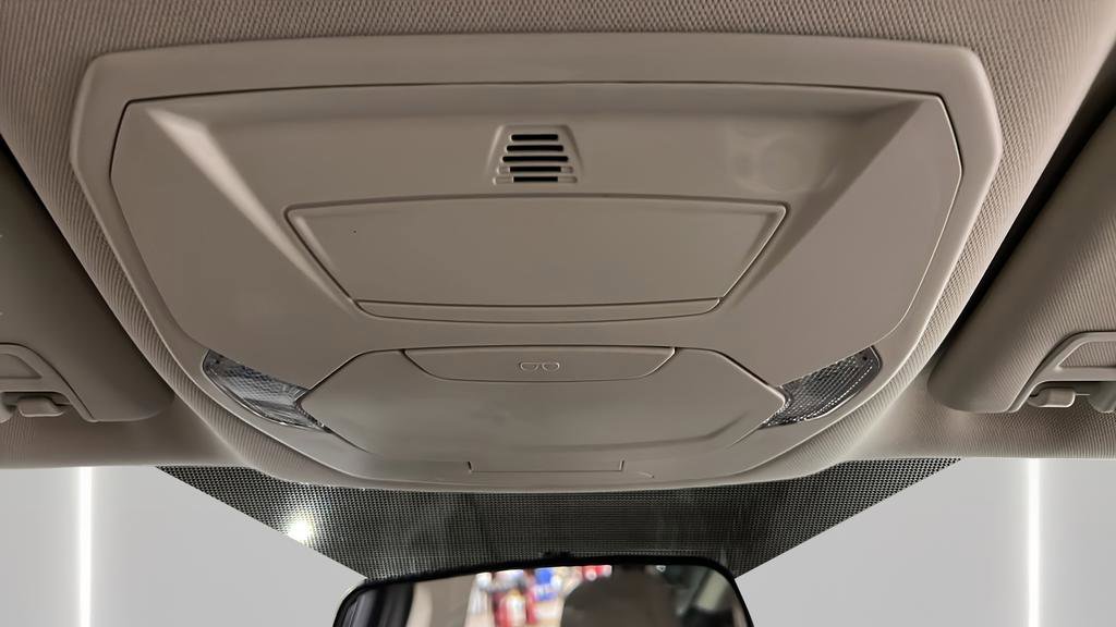 Used 2018 Ford Escape SE image 18