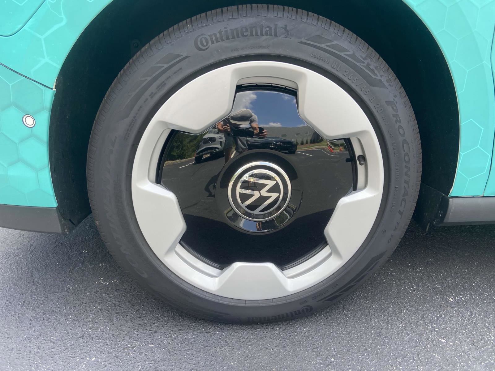 New 2025 Volkswagen ID. Buzz Pro S RWD image 11