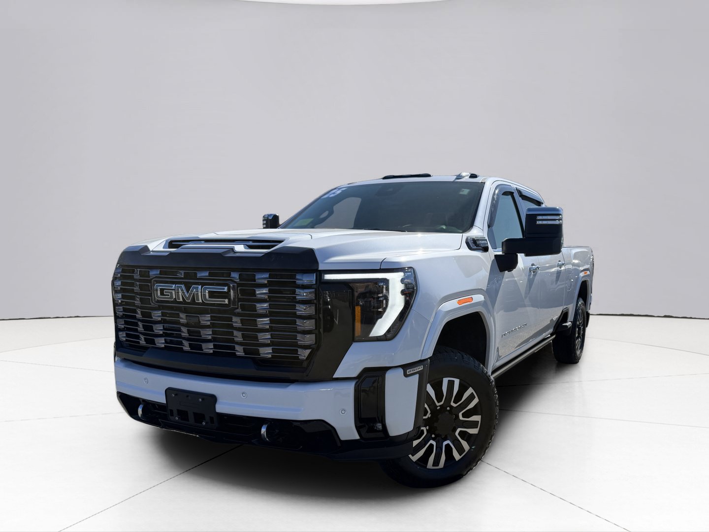 Used 2025 GMC Sierra 2500 Denali Ultimate AWD/4WD image 1